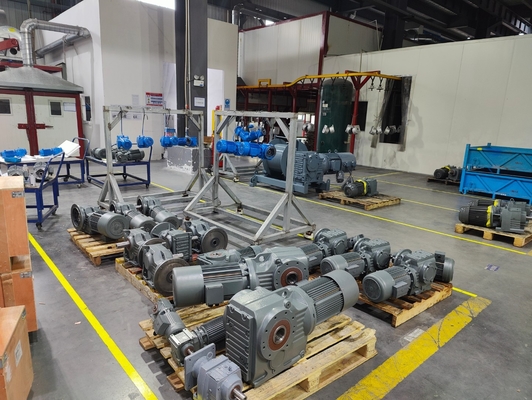 Motor eléctrico del engranaje de transmisión de la CA del alto del esfuerzo de torsión del reductor K cartabón helicoidal de la serie