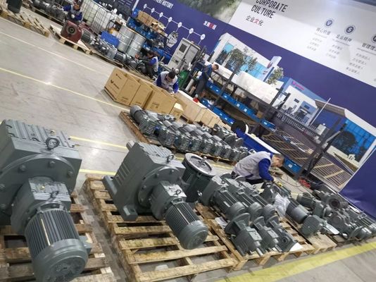 El pie montado/reborde montado COSE el motor con engranajes helicoidal del eje del paralelo